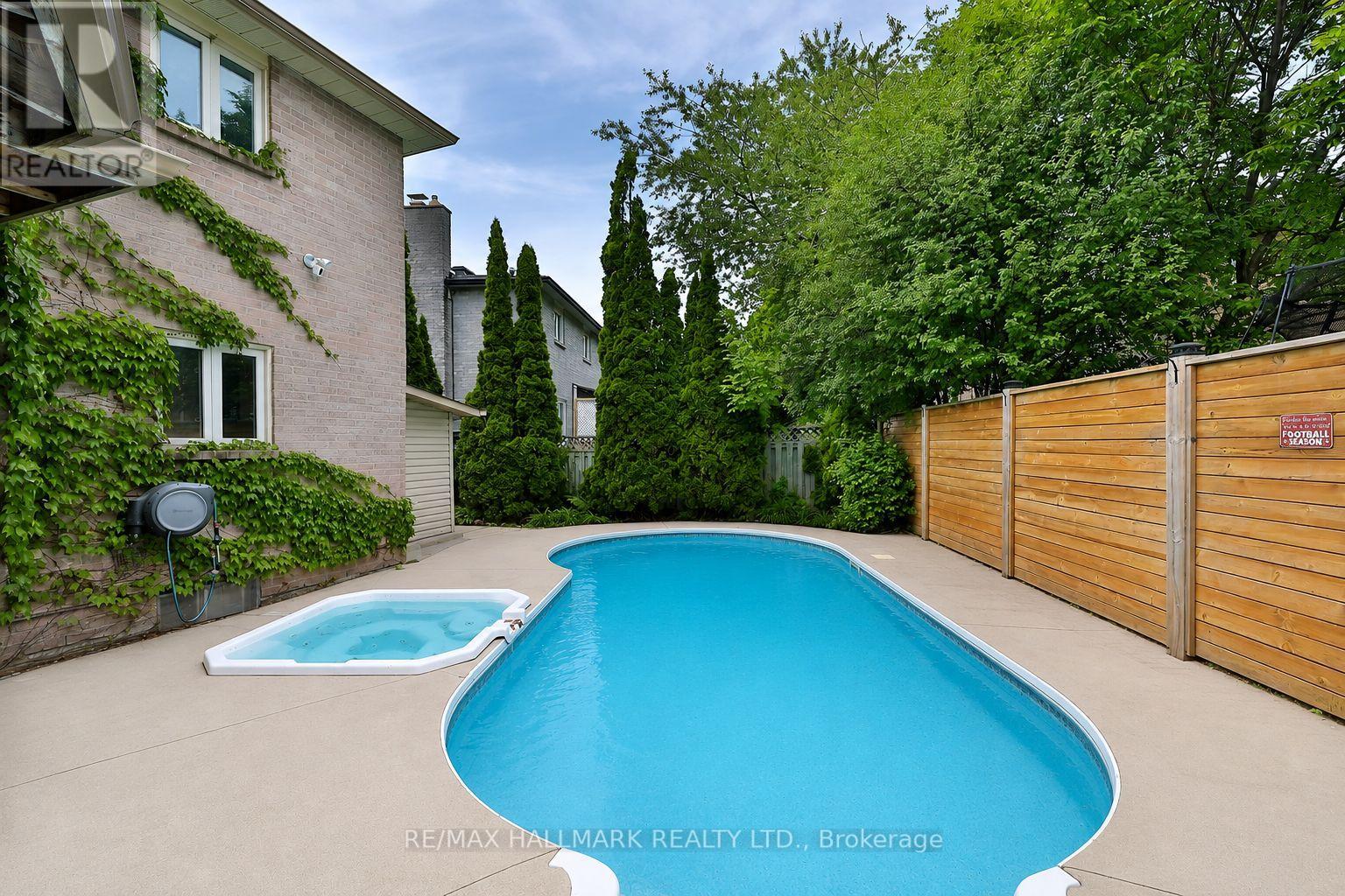 58 Pickett Crescent, Richmond Hill, Ontario  L4C 9L3 - Photo 36 - N13418356