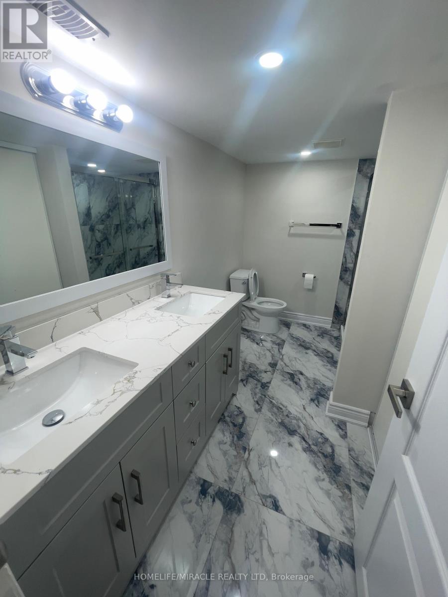 5522 Fleur-De-Lis Court, Mississauga, Ontario  L5R 2Z6 - Photo 11 - W13418262