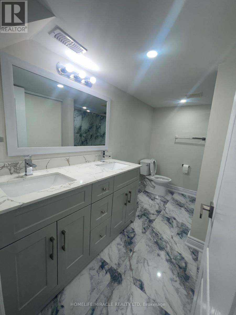 5522 Fleur-De-Lis Court, Mississauga, Ontario  L5R 2Z6 - Photo 12 - W13418262