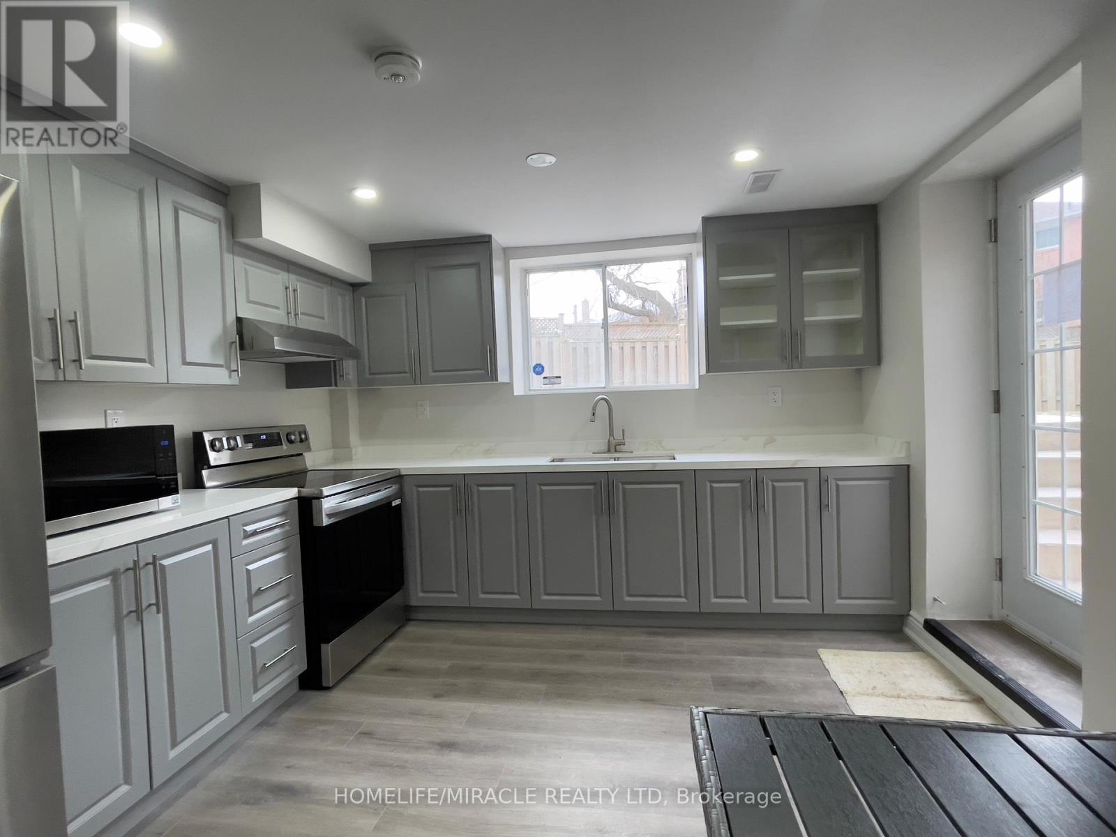 5522 Fleur-De-Lis Court, Mississauga, Ontario  L5R 2Z6 - Photo 15 - W13418262