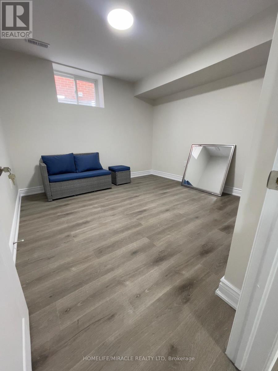 5522 Fleur-De-Lis Court, Mississauga, Ontario  L5R 2Z6 - Photo 17 - W13418262