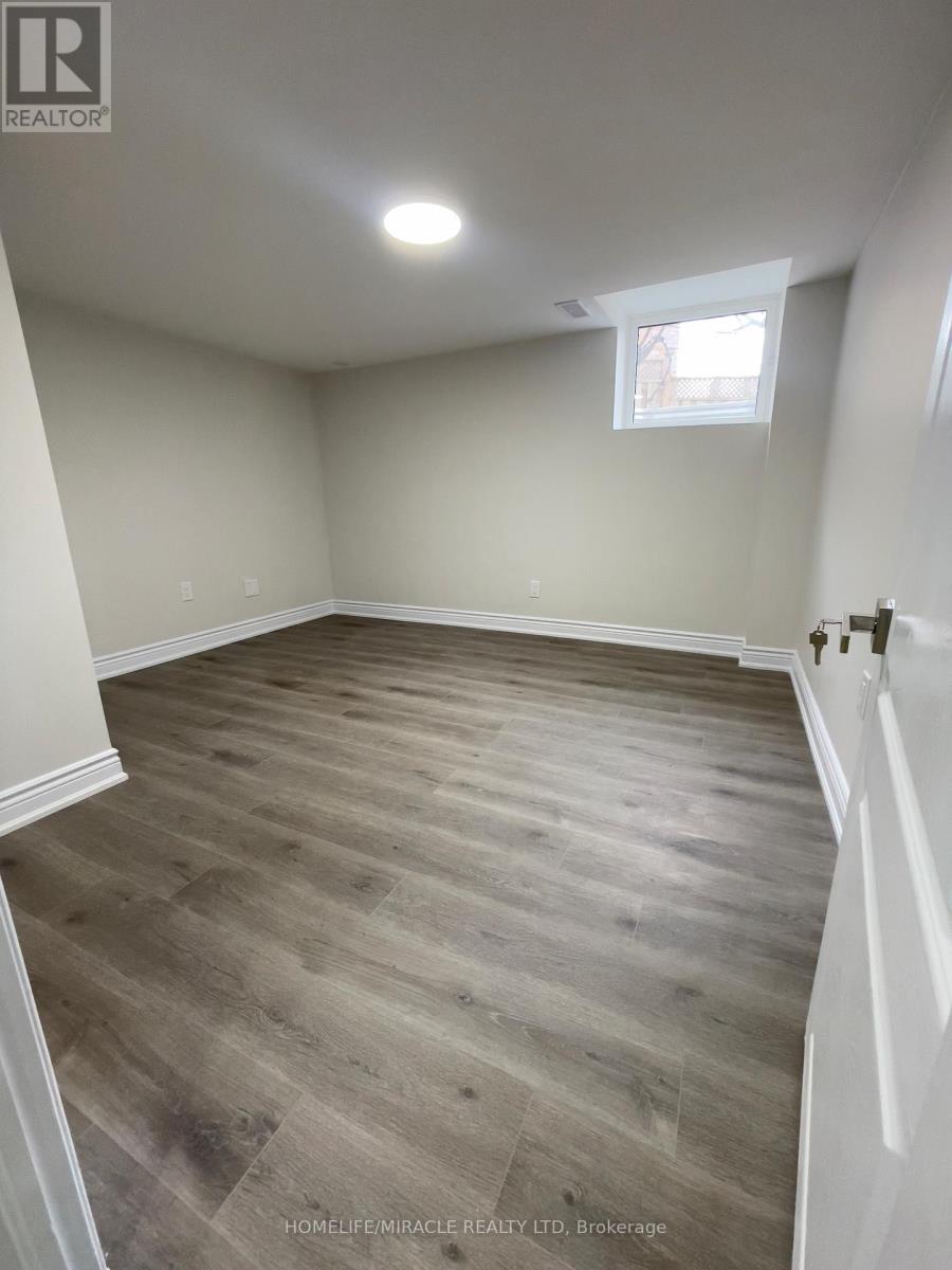 5522 Fleur-De-Lis Court, Mississauga, Ontario  L5R 2Z6 - Photo 19 - W13418262