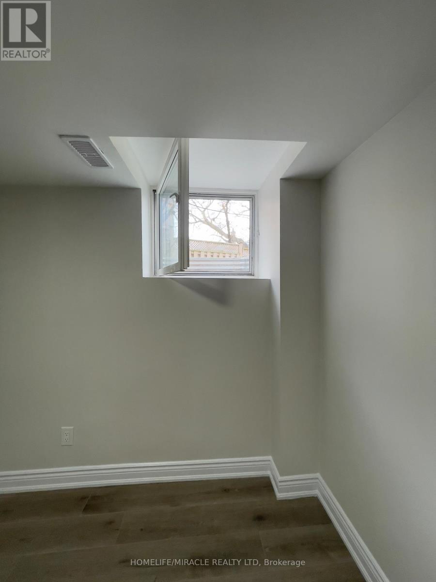 5522 Fleur-De-Lis Court, Mississauga, Ontario  L5R 2Z6 - Photo 22 - W13418262