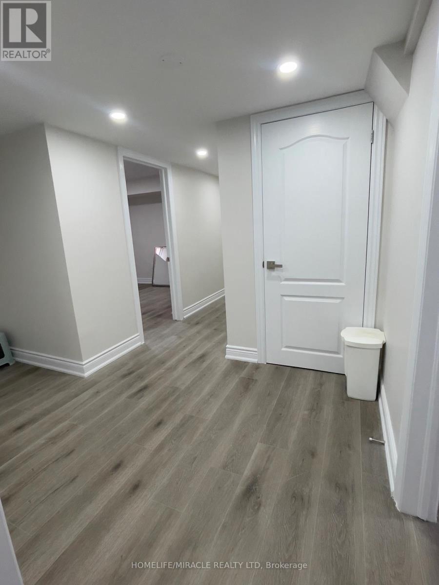 5522 Fleur-De-Lis Court, Mississauga, Ontario  L5R 2Z6 - Photo 38 - W13418262