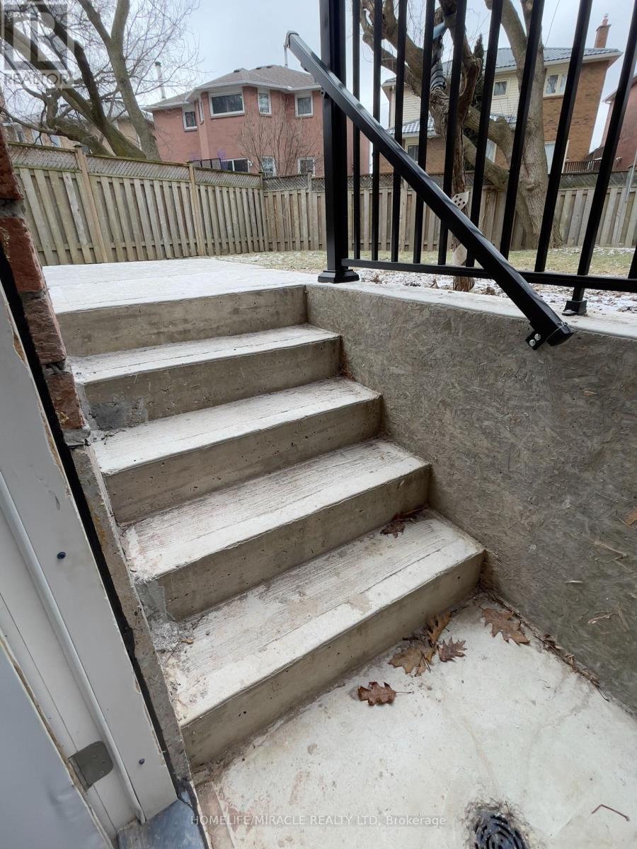 5522 Fleur-De-Lis Court, Mississauga, Ontario  L5R 2Z6 - Photo 40 - W13418262