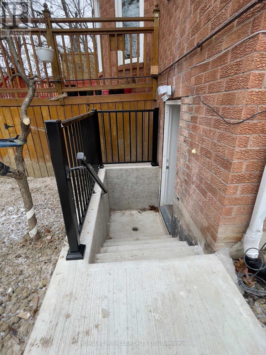 5522 Fleur-De-Lis Court, Mississauga, Ontario  L5R 2Z6 - Photo 41 - W13418262