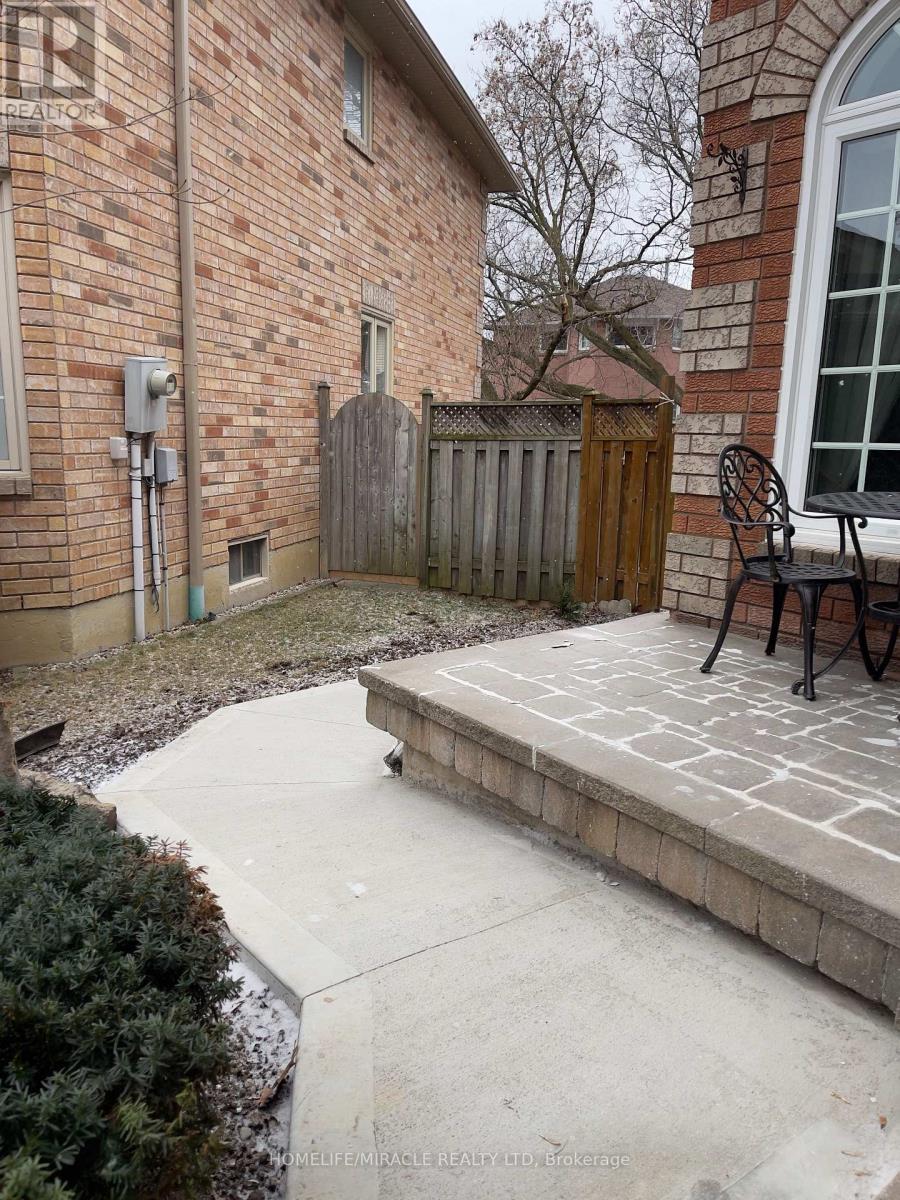 5522 Fleur-De-Lis Court, Mississauga, Ontario  L5R 2Z6 - Photo 46 - W13418262