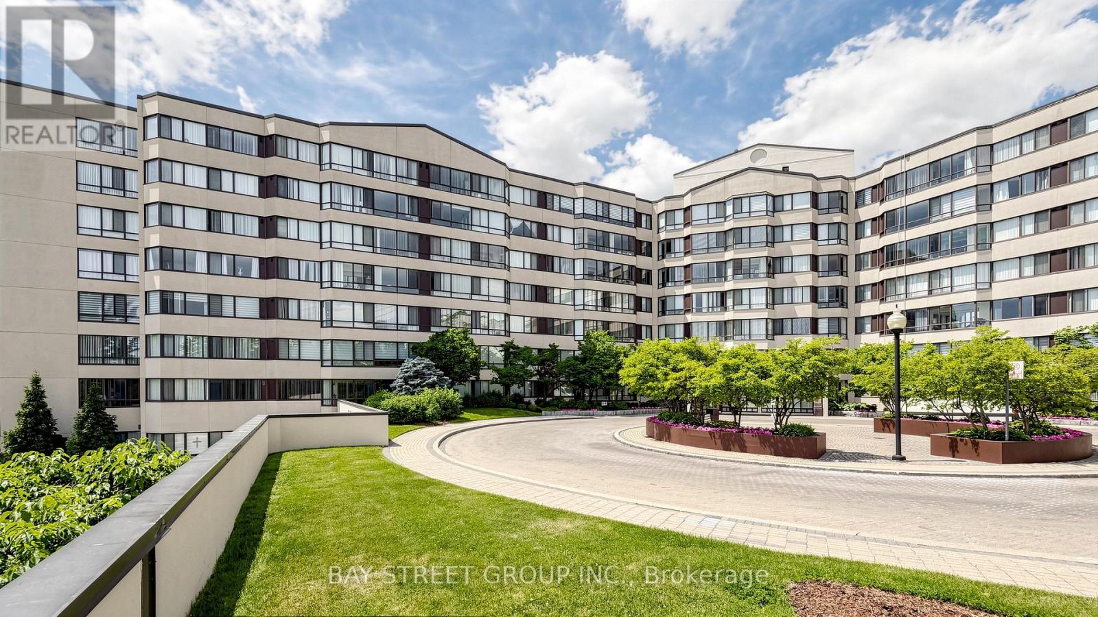 Ph 720 - 1001 Cedarglen Gate, Mississauga, Ontario  L5C 4R2 - Photo 2 - W13418284