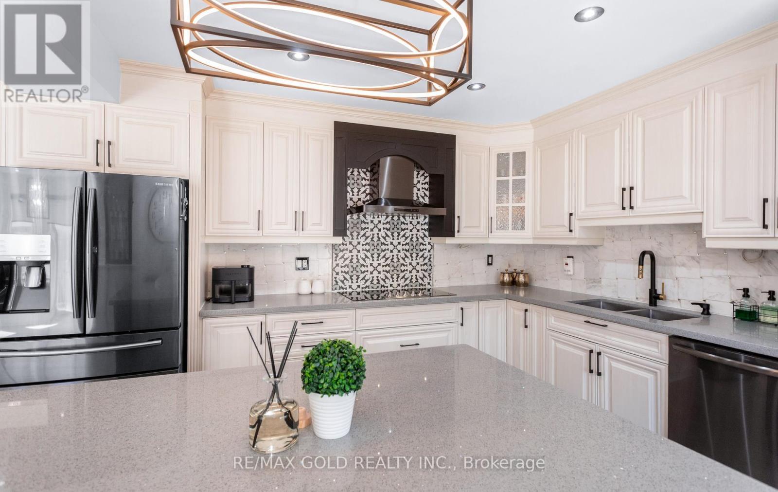 33 Nina Place, Brampton, Ontario  L7A 2E1 - Photo 20 - W13418294