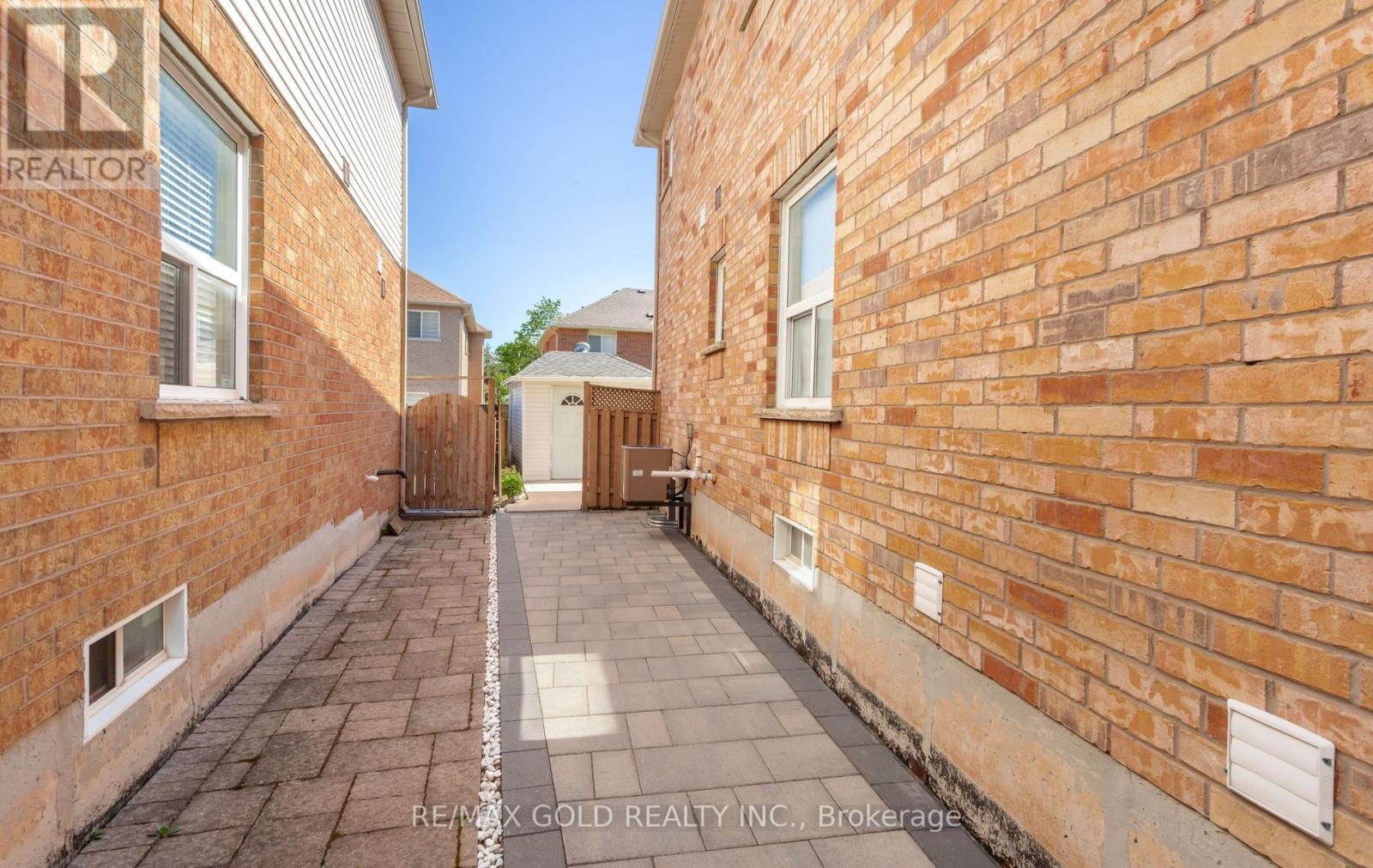33 Nina Place, Brampton, Ontario  L7A 2E1 - Photo 46 - W13418294
