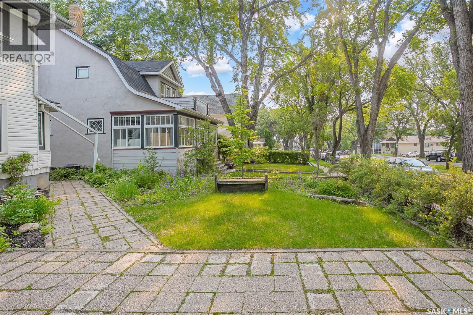 214 29th Street W, Saskatoon, Saskatchewan  S7L 0L9 - Photo 3 - SK038575