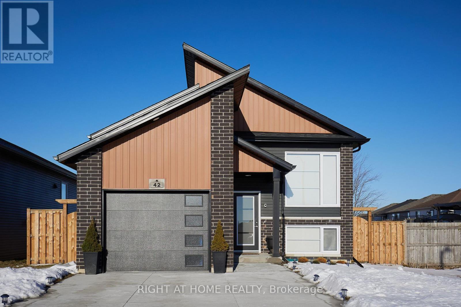 42 MOONSTONE CRESCENT, Chatham-Kent, Ontario