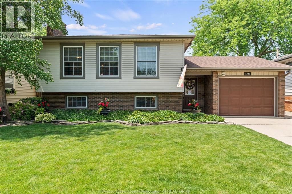 3209 Halpin Road, Windsor, Ontario N8R 2B3 - Photo 2 - 26013530