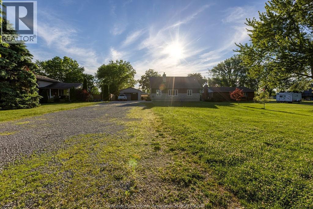 2040 Front Road North, Amherstburg, Ontario N9V 3R3 - Photo 4 - 26013516