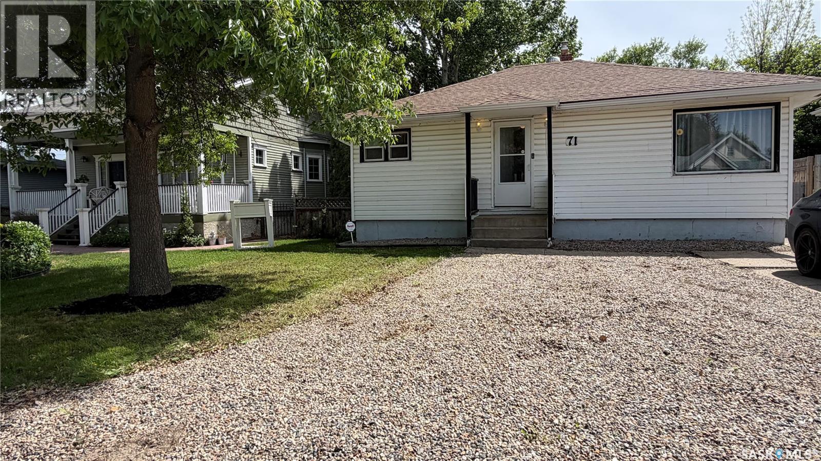 71 22nd Street E, Prince Albert, Saskatchewan  S6V 1M8 - Photo 2 - SK038742