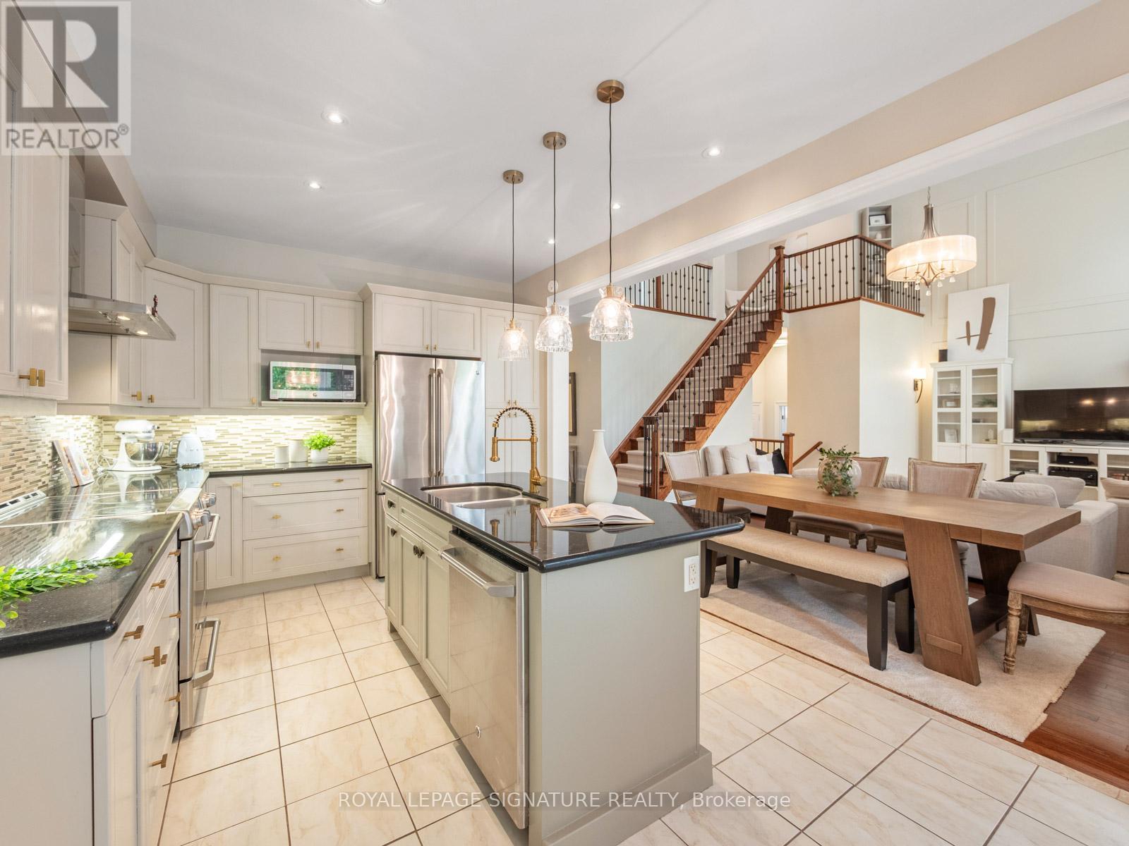 9 Grigglestone Lane, Ajax, Ontario  L1T 0L1 - Photo 13 - E13418410