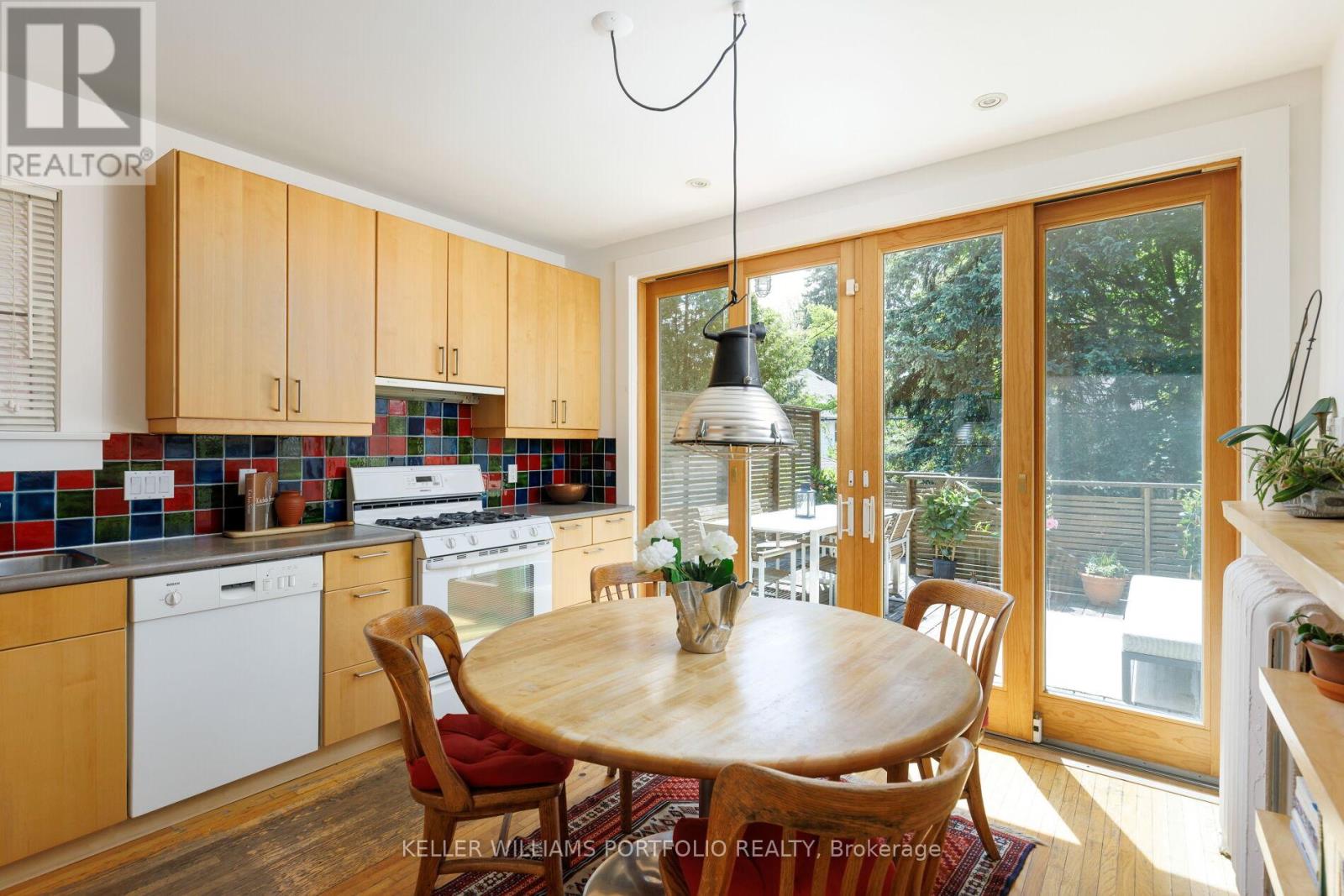 219 Howard Park Avenue, Toronto, Ontario  M6R 1V9 - Photo 18 - W13418388
