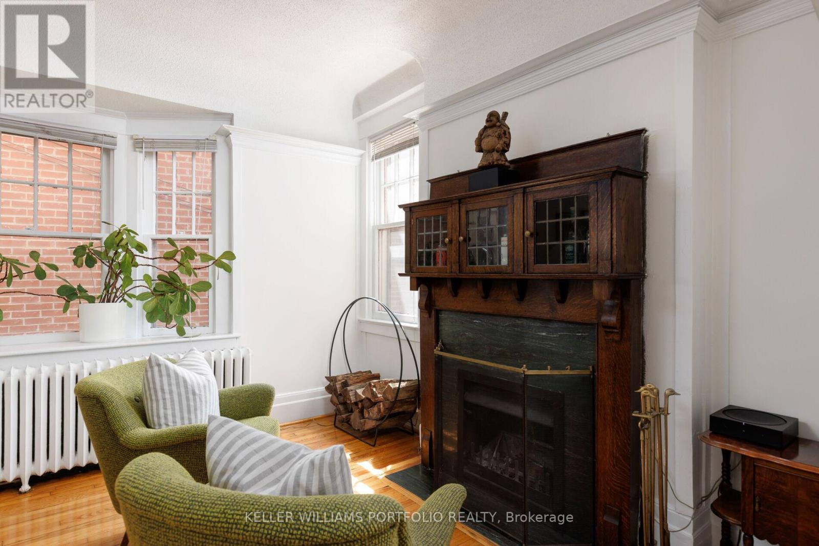 219 Howard Park Avenue, Toronto, Ontario  M6R 1V9 - Photo 8 - W13418388