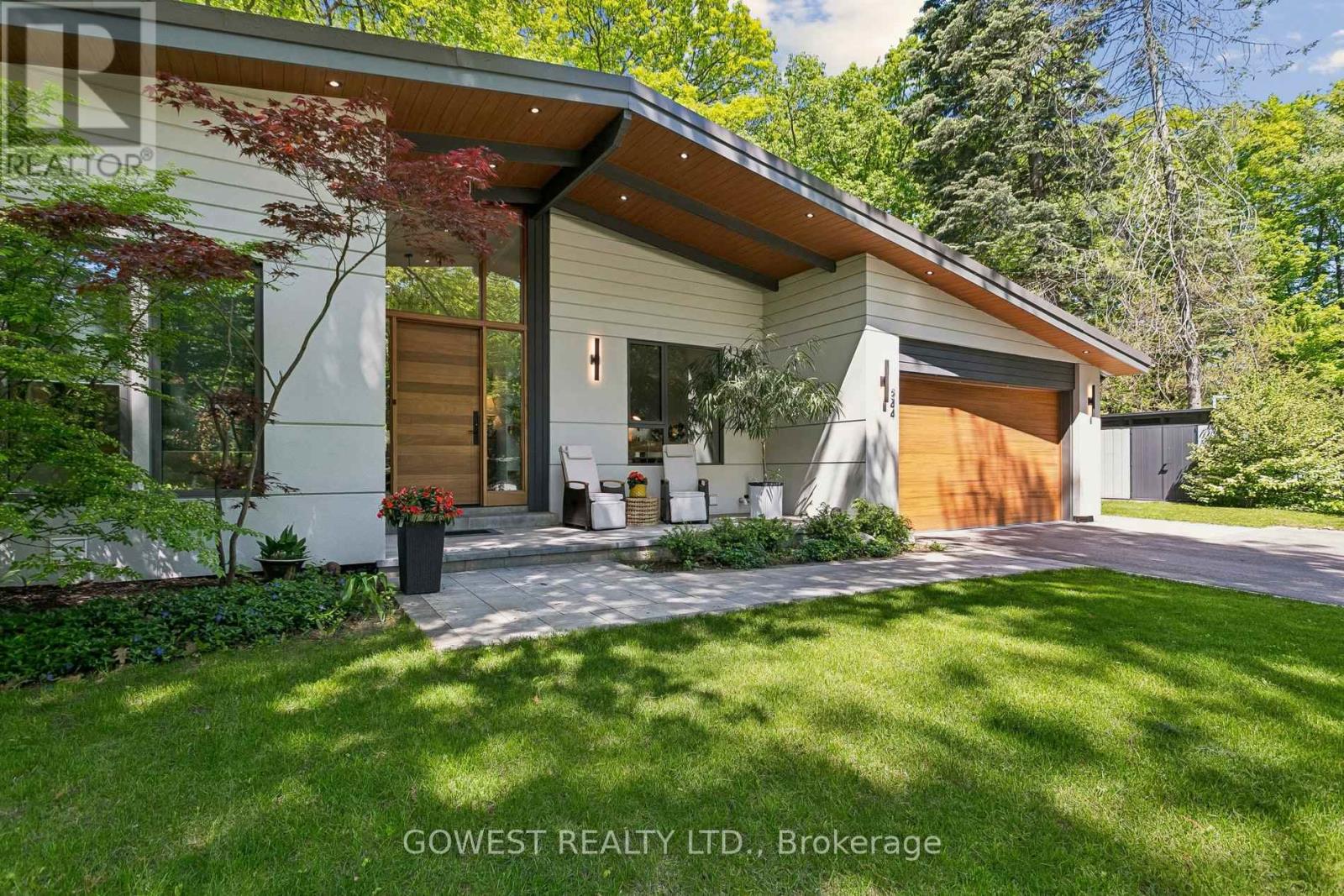 344 Dalewood Drive, Oakville, Ontario  L6J 4P5 - Photo 2 - W13418398
