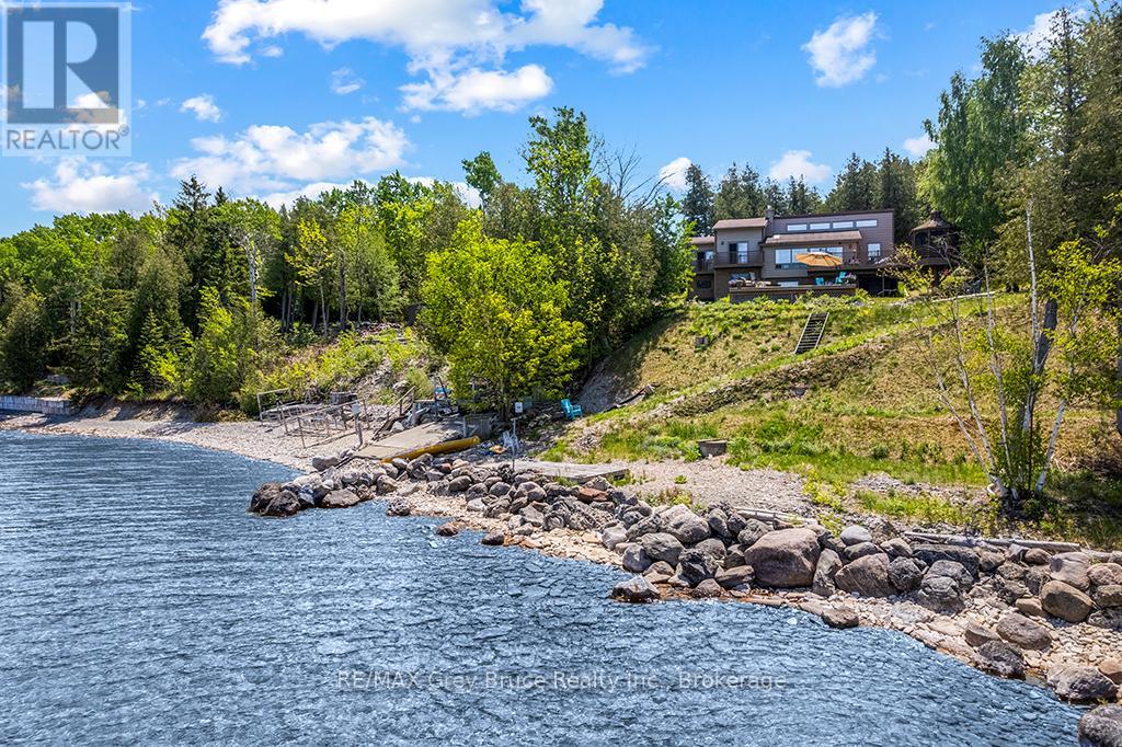 121 Ivy Drive, Georgian Bluffs, Ontario  N0H 2T0 - Photo 3 - X13412378