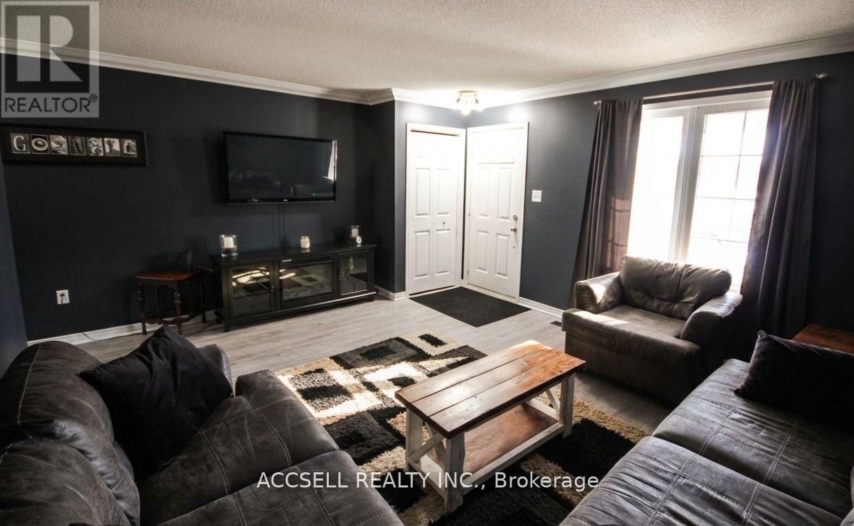 635 Highview Drive, St. Thomas, Ontario  N5R 5E7 - Photo 3 - X13418436