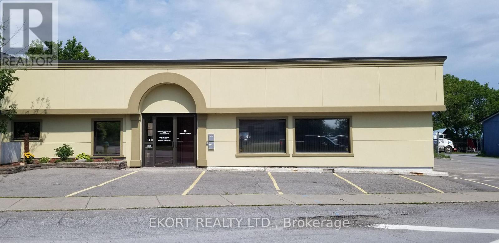 19 Newberry Street, Belleville, Ontario  K8N 3N2 - Photo 2 - X13418482