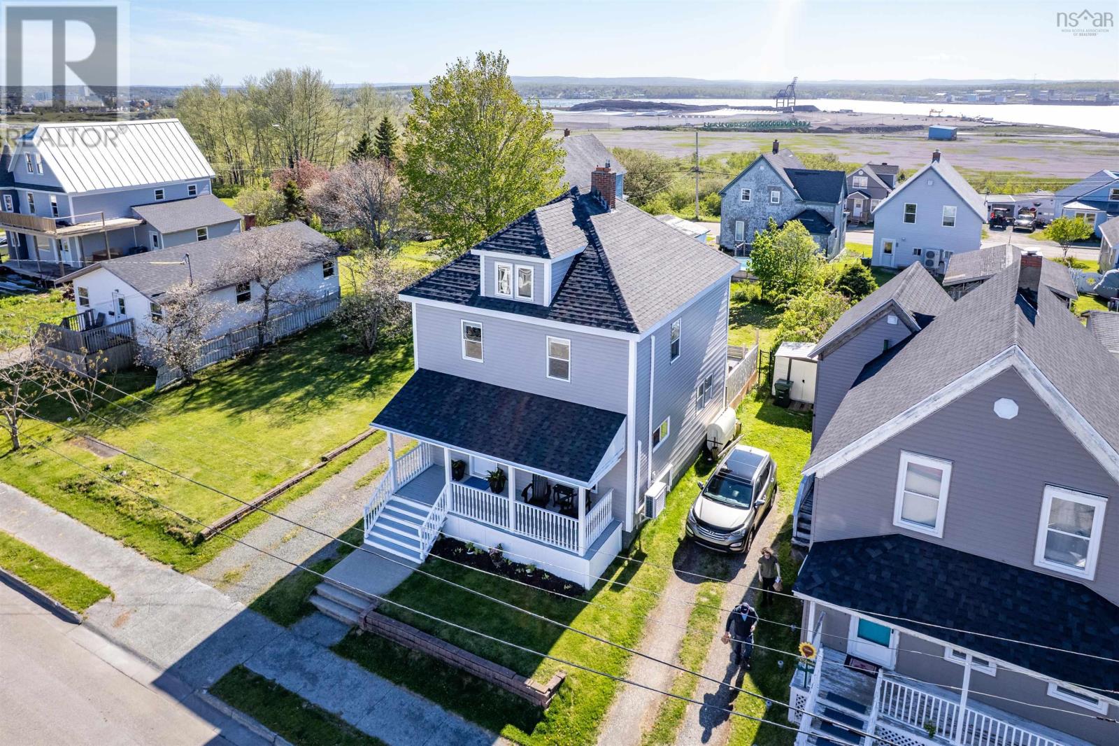 21 Cameron Street, Whitney Pier, Nova Scotia  B1N 1E2 - Photo 3 - 202613735