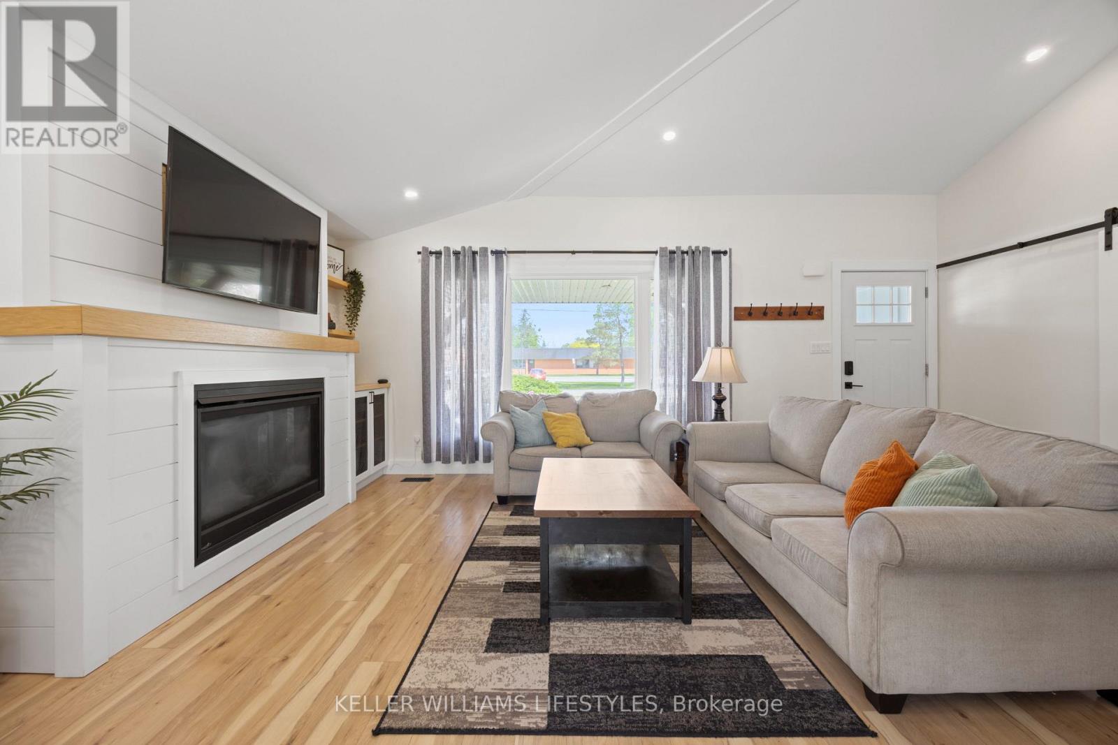 167 Mcleod Street, North Middlesex, Ontario  N0M 2K0 - Photo 8 - X13418490