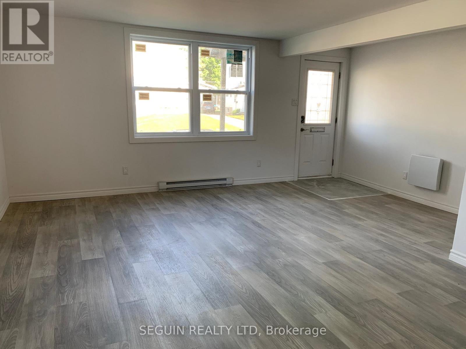 471-473 Emerald Street, Hawkesbury, Ontario  K6A 1S5 - Photo 3 - X13418480