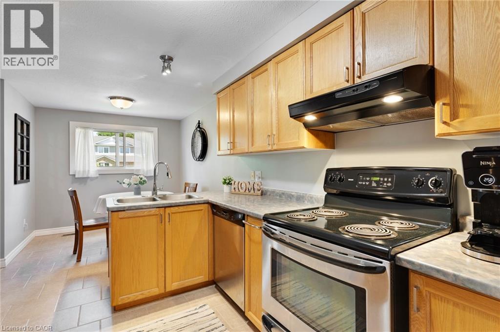 249 Wilderness Drive, Kitchener, Ontario  N2E 3R4 - Photo 18 - 40834862