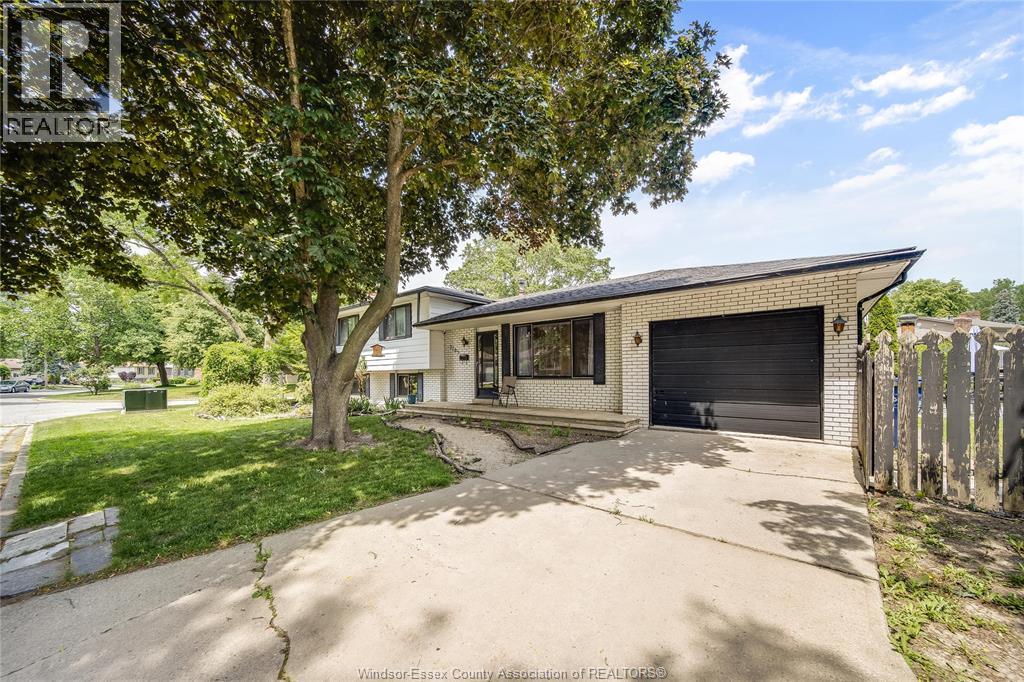 7105 Isabelle Court, Windsor, Ontario  N8S 4J6 - Photo 2 - 26013205