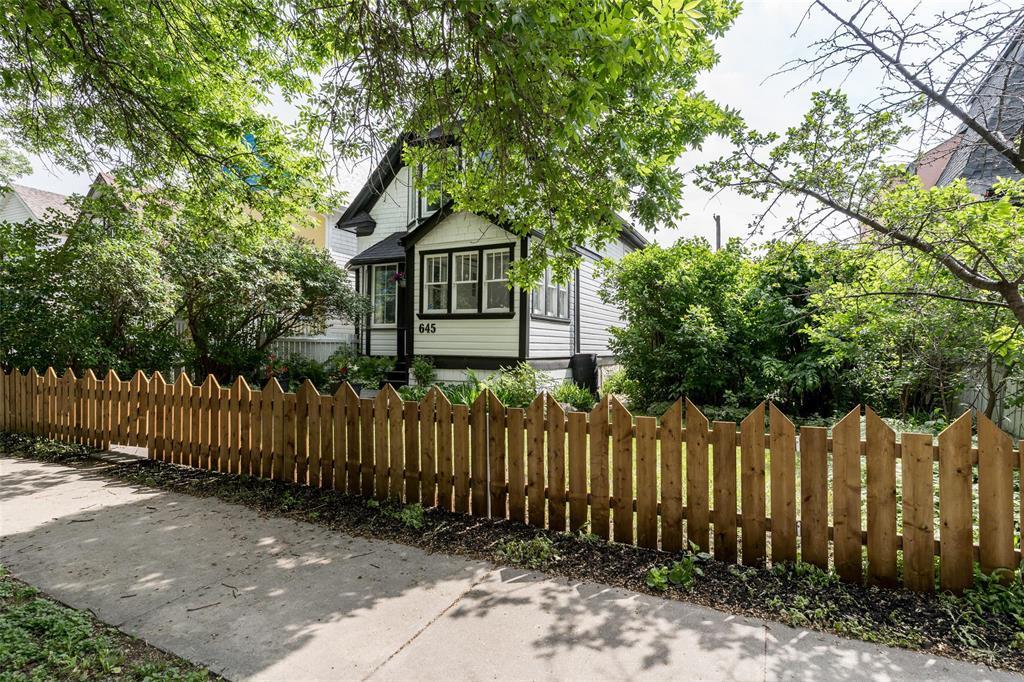 645 Ashburn Street, Winnipeg, Manitoba R3G 3C6 - Photo 1 - 202607256