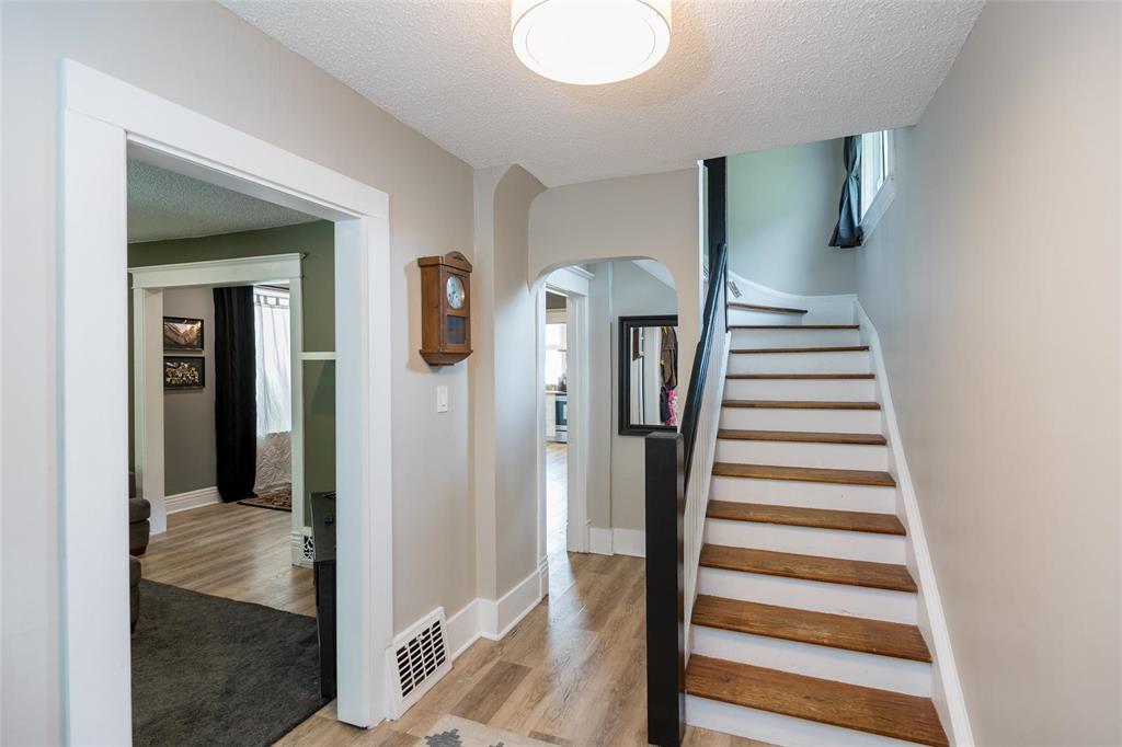 645 Ashburn Street, Winnipeg, Manitoba R3G 3C6 - Photo 5 - 202607256