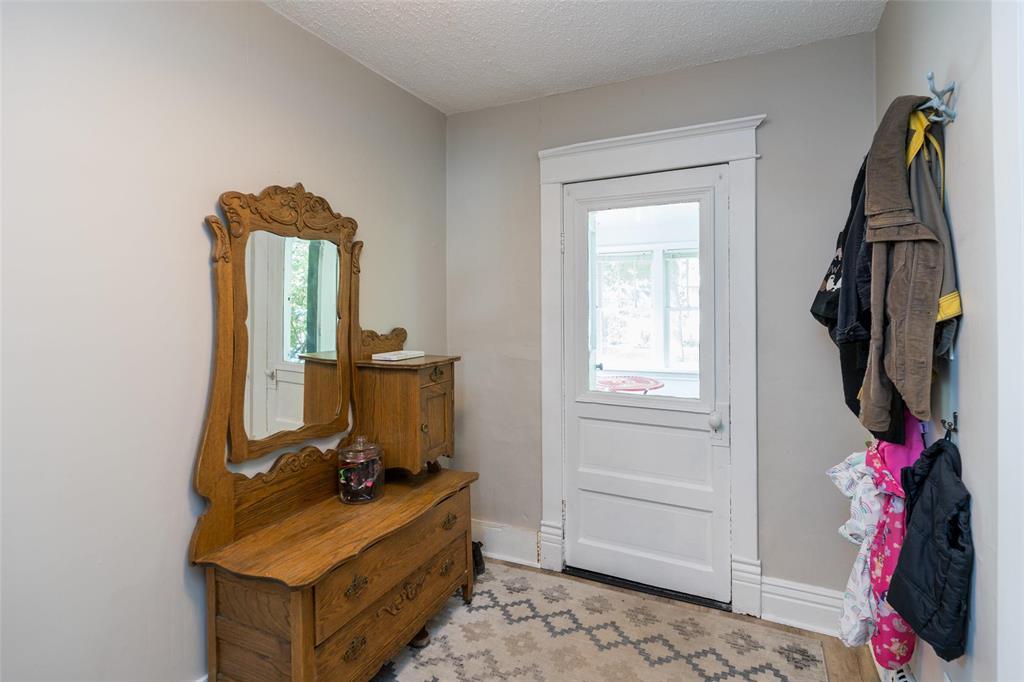 645 Ashburn Street, Winnipeg, Manitoba R3G 3C6 - Photo 6 - 202607256