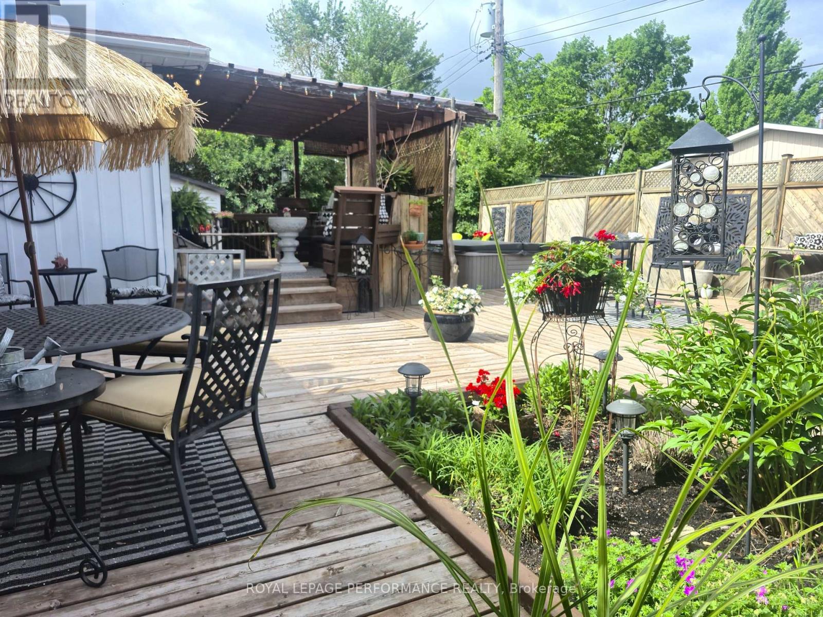 1497 Blackheath Street, Ottawa, Ontario  K1E 1K6 - Photo 37 - X13090026