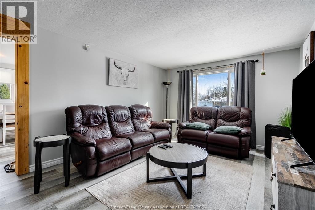 302 Summerset Avenue, Kingsville, Ontario  N9Y 2B9 - Photo 4 - 26013541