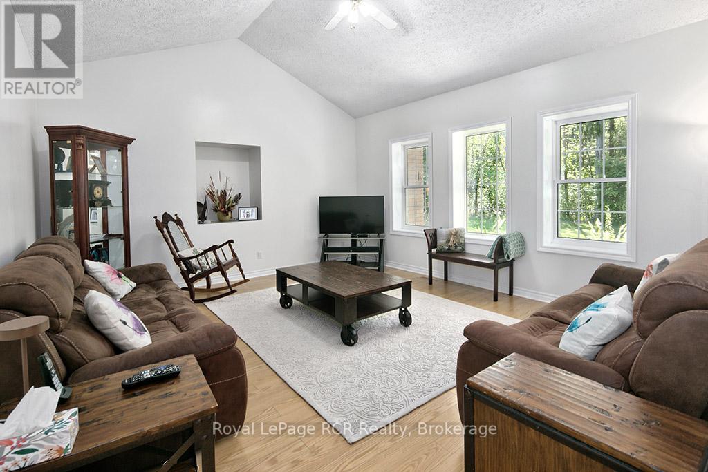 262822 Varney Road, West Grey, Ontario  N0G 1R0 - Photo 12 - X13418574