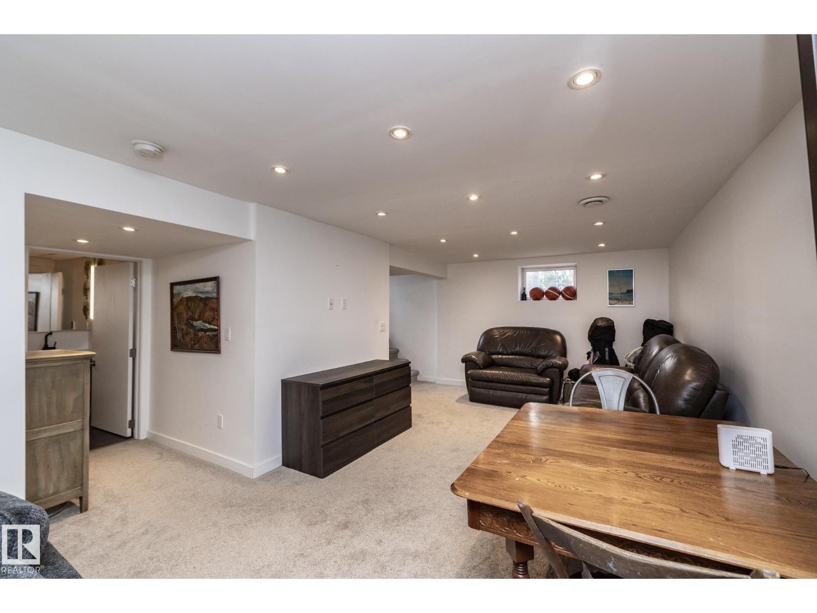 7719 86 Av NW, Edmonton, Alberta  T6C 1H6 - Photo 12 - E4492572