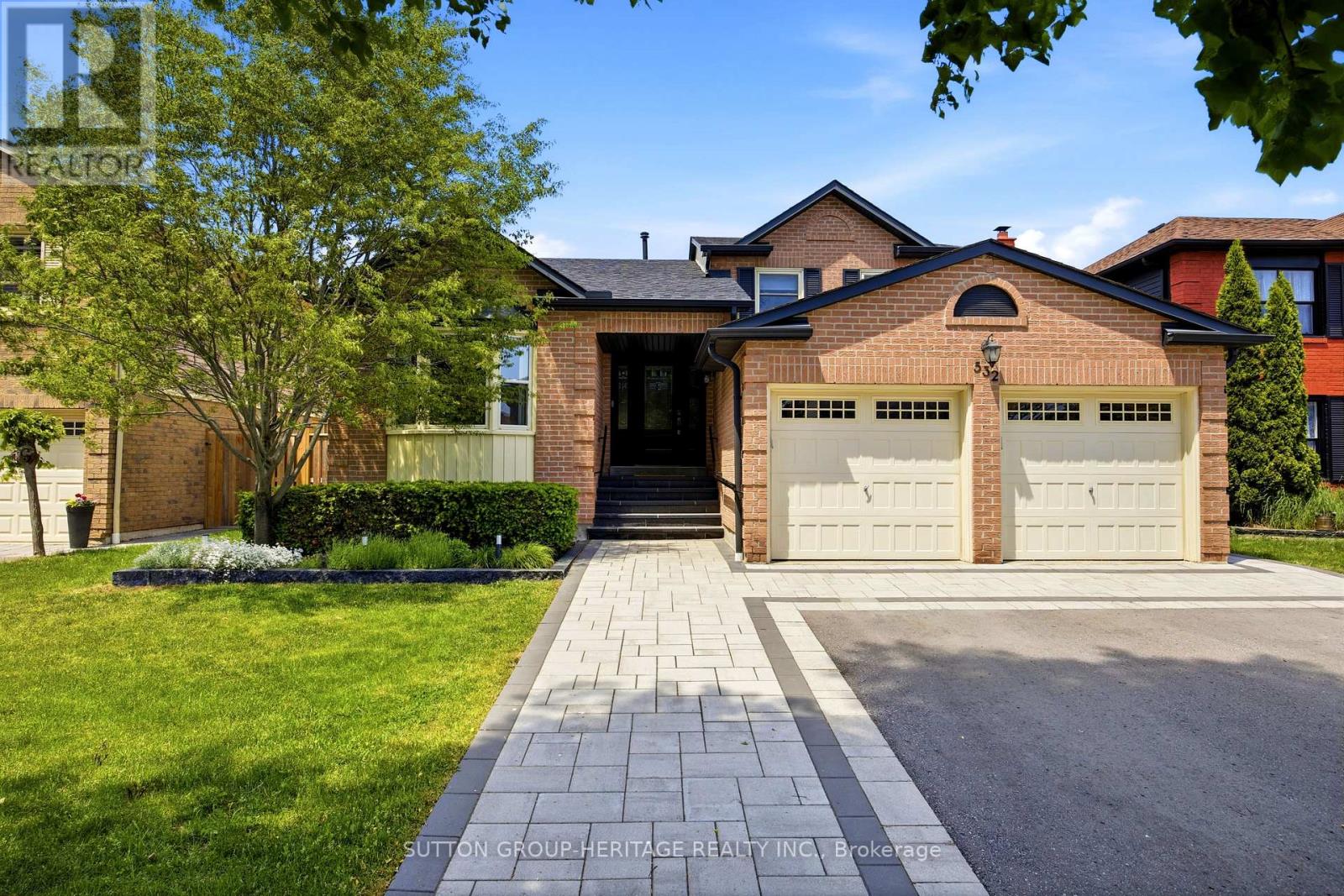 532 BEECH STREET E, Whitby, Ontario
