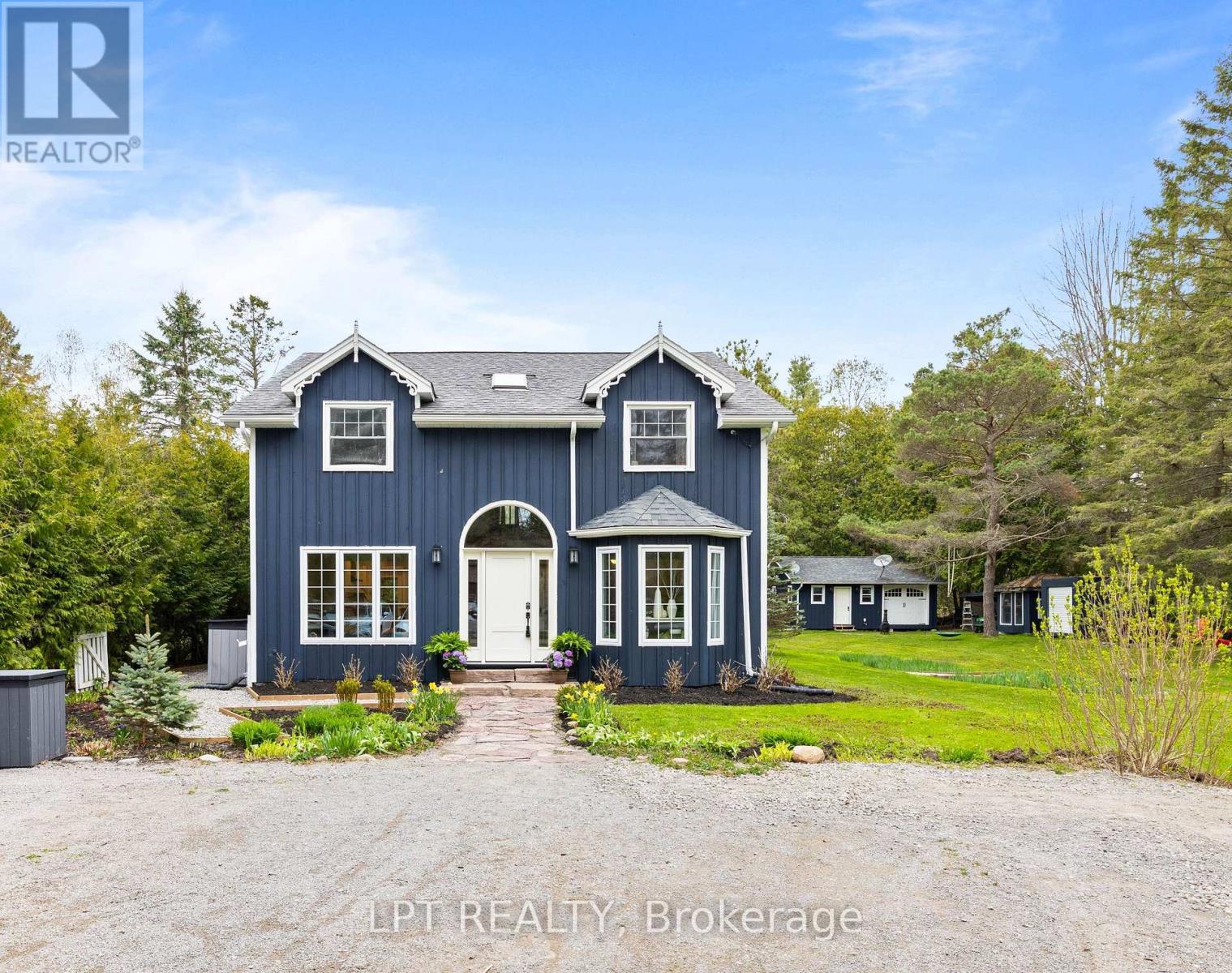 26 VAMBOLA AVENUE, Georgina, Ontario