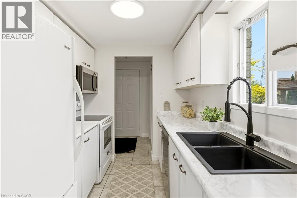 45 Catalina Court, Kitchener, Ontario  N2M 5L9 - Photo 10 - 40835492