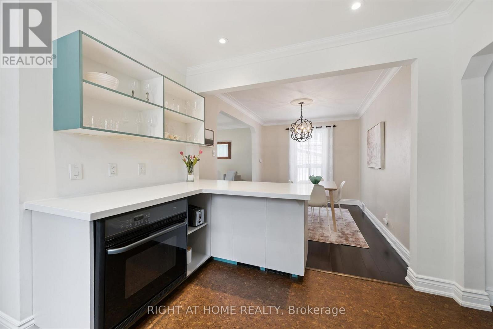 33 South Kingsway, Toronto, Ontario  M6S 3T2 - Photo 13 - W13418602