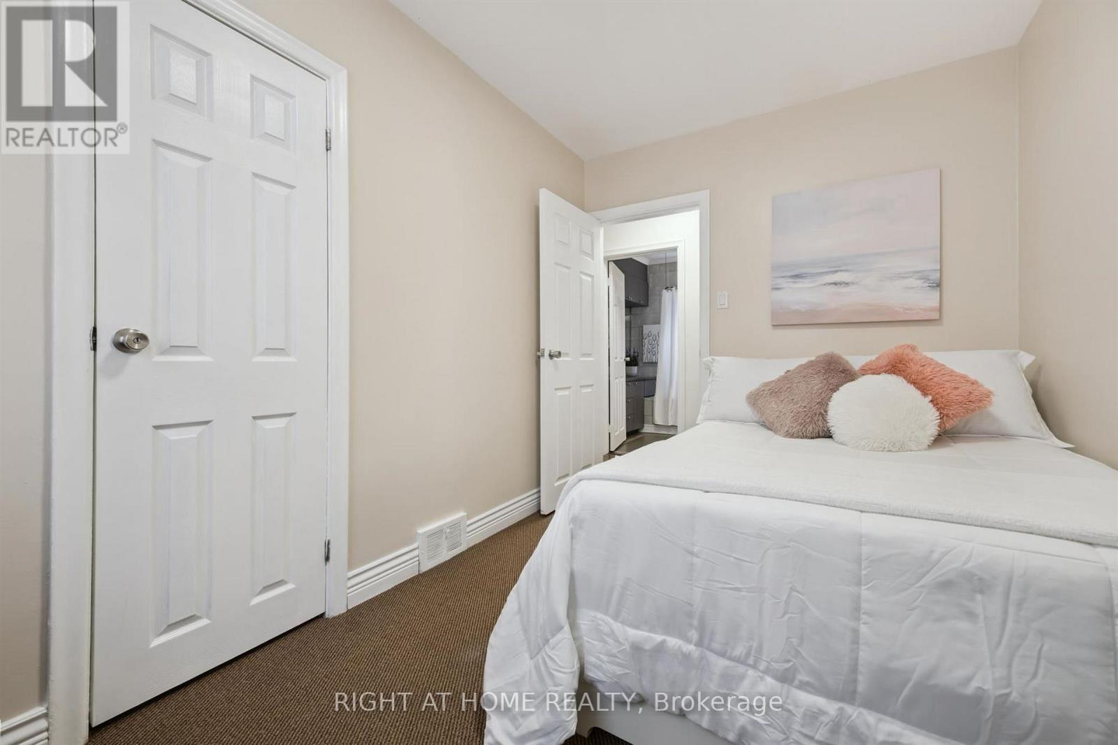 33 South Kingsway, Toronto, Ontario  M6S 3T2 - Photo 20 - W13418602