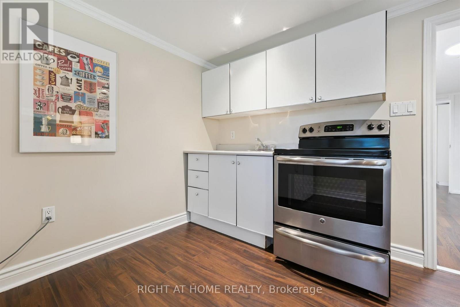 33 South Kingsway, Toronto, Ontario  M6S 3T2 - Photo 24 - W13418602