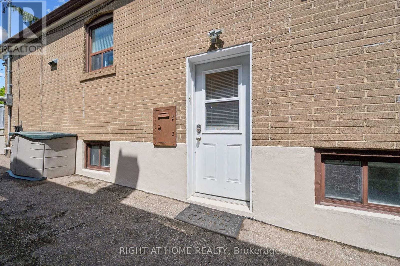 33 South Kingsway, Toronto, Ontario  M6S 3T2 - Photo 30 - W13418602