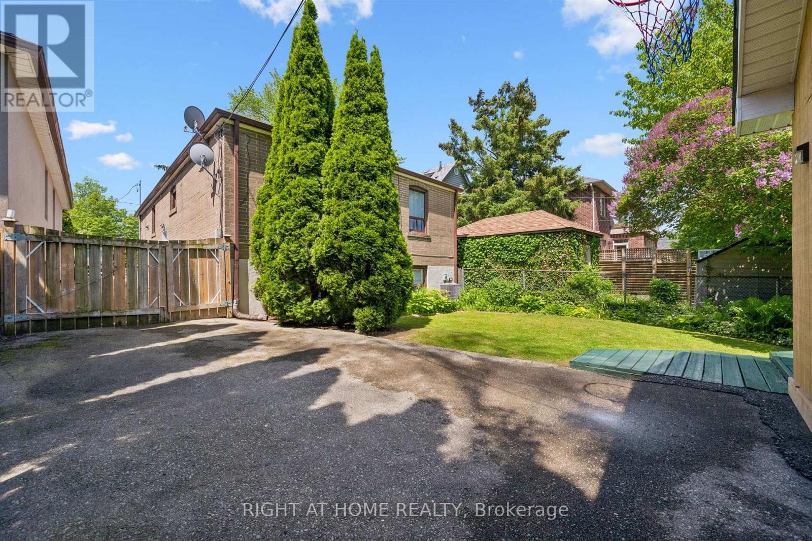 33 South Kingsway, Toronto, Ontario  M6S 3T2 - Photo 31 - W13418602