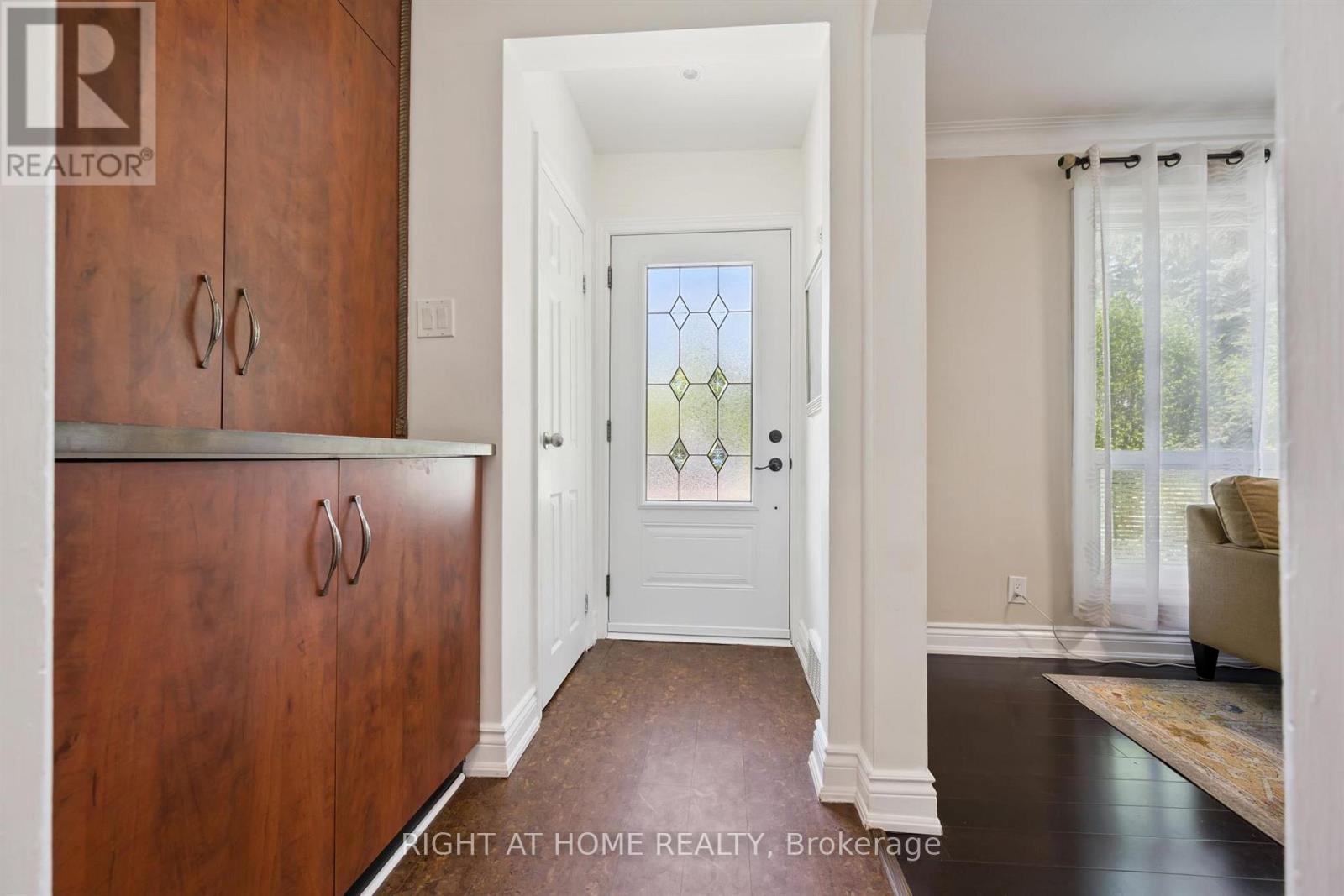 33 South Kingsway, Toronto, Ontario  M6S 3T2 - Photo 4 - W13418602