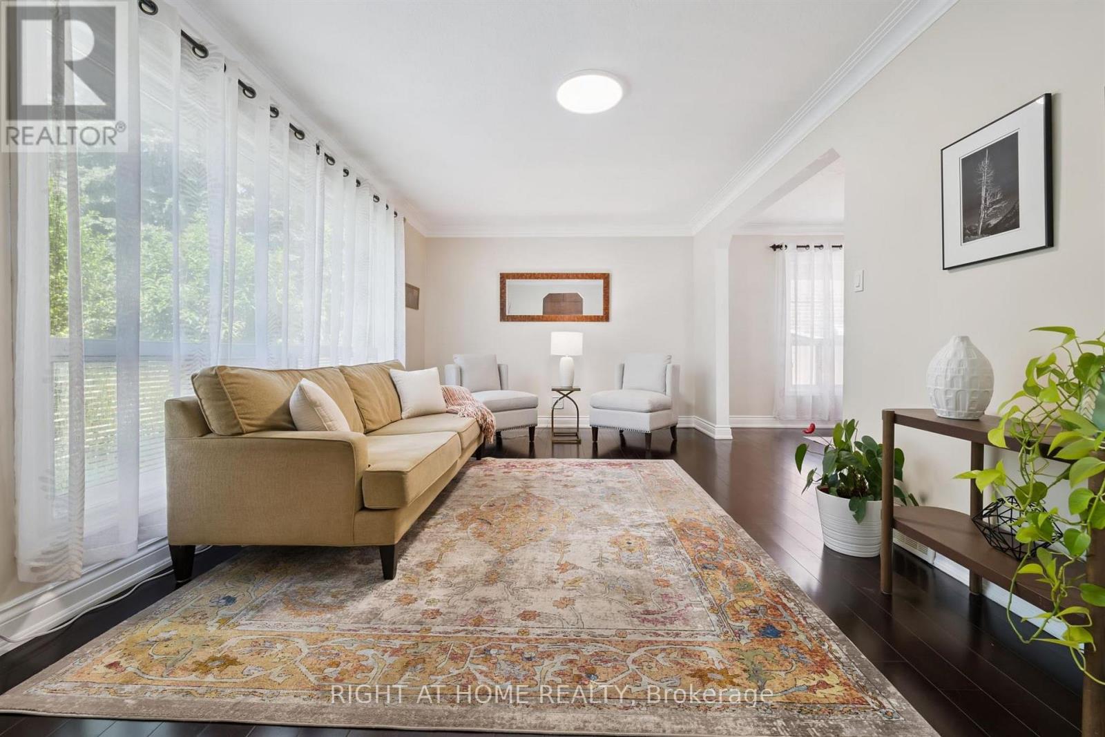 33 South Kingsway, Toronto, Ontario  M6S 3T2 - Photo 5 - W13418602