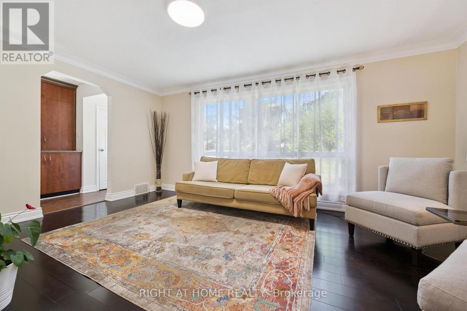33 South Kingsway, Toronto, Ontario  M6S 3T2 - Photo 6 - W13418602