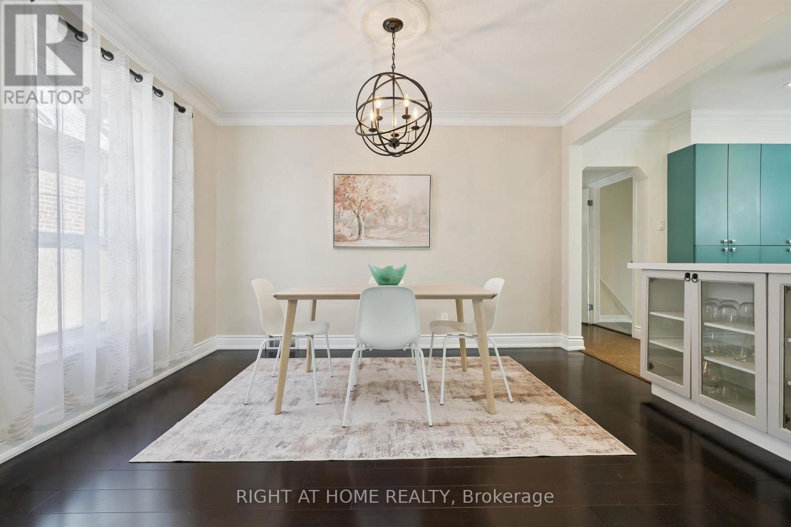 33 South Kingsway, Toronto, Ontario  M6S 3T2 - Photo 8 - W13418602